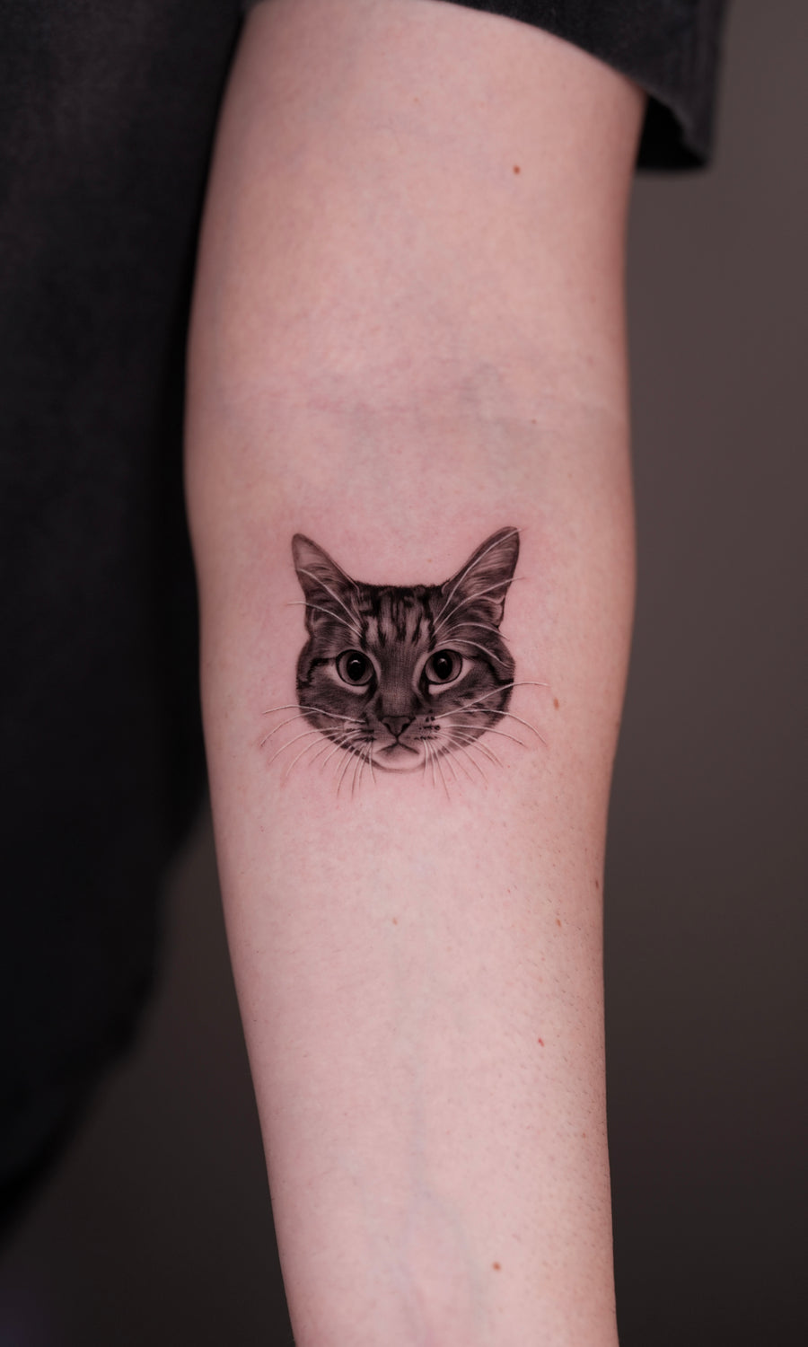 Iro — fine line tattoo