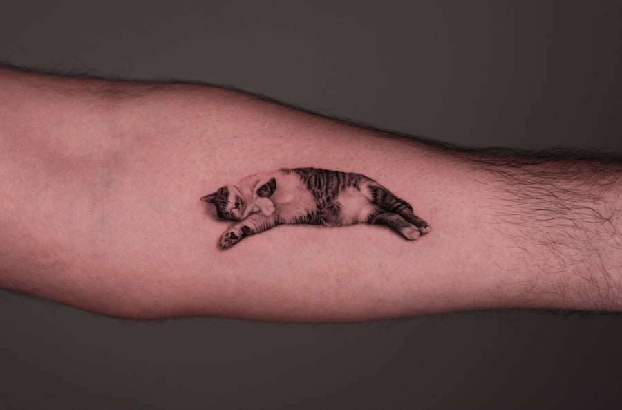Iro — fine line tattoo