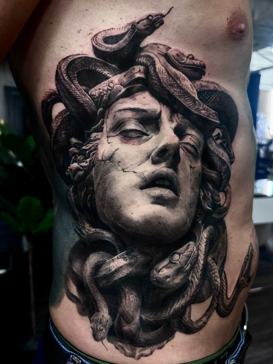 Mintae, Black & Grey Realism tattoo artist at Hanok Studio
