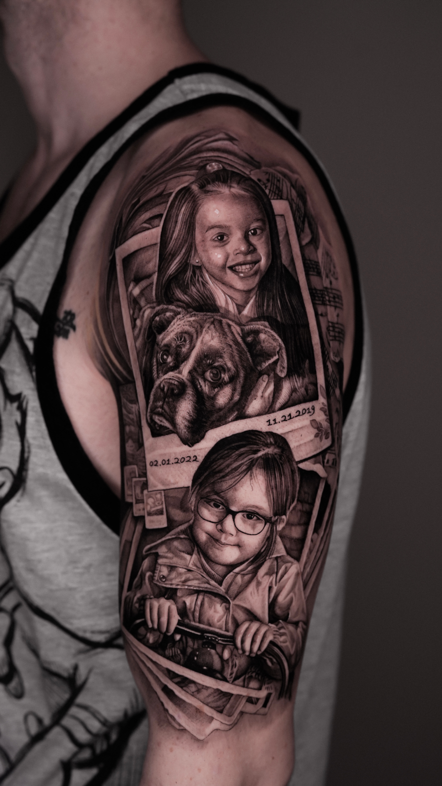 Large Scale Black & Grey