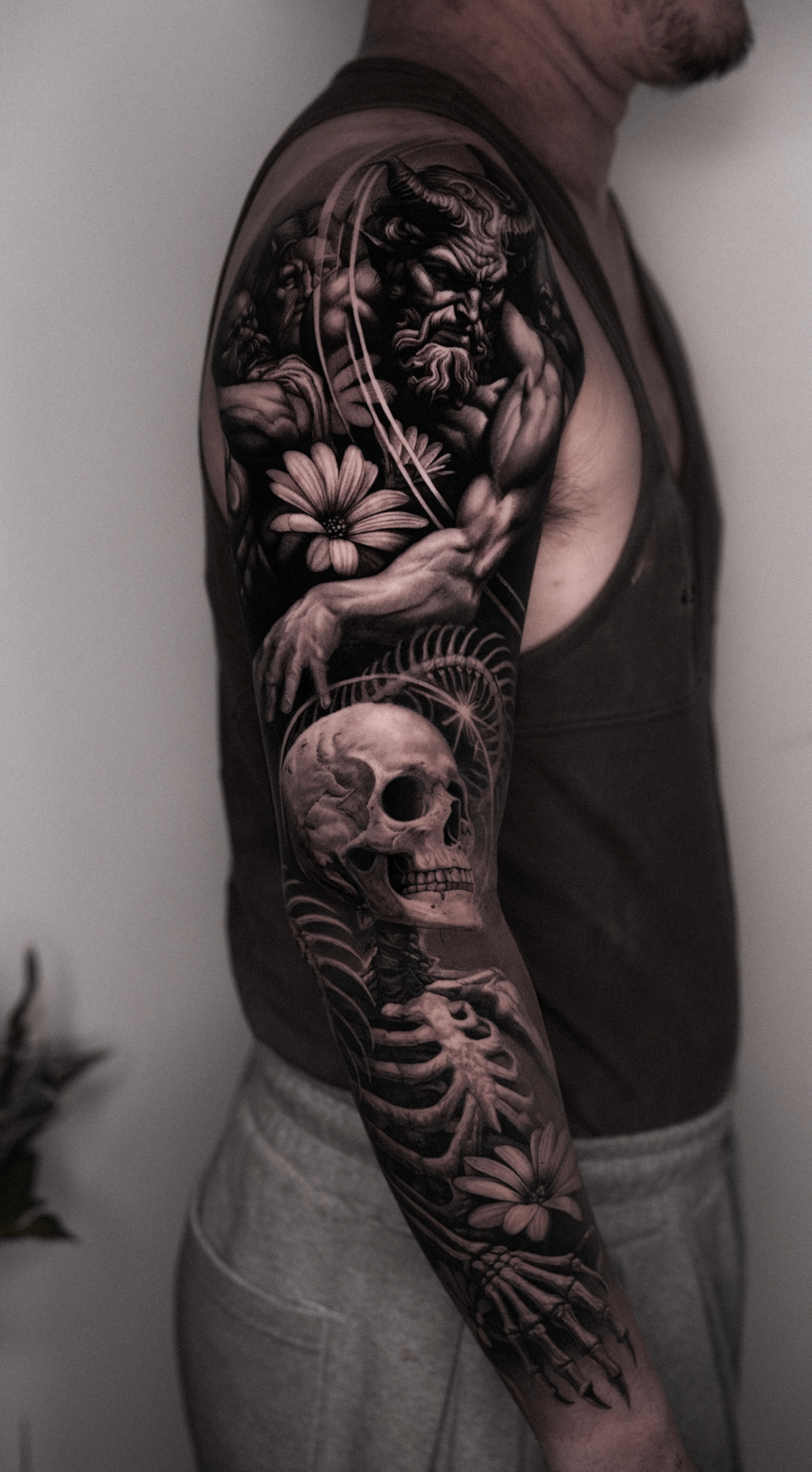 Large Scale Black & Grey